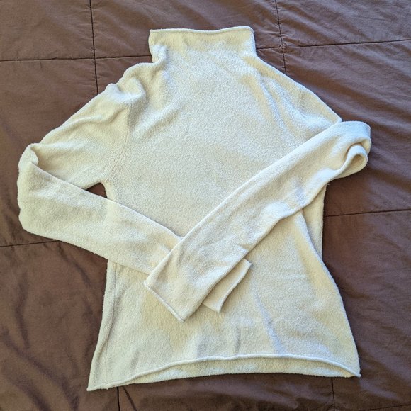 Aritzia Sweaters - Aritzia Wilfred Darling Sweater sz. L